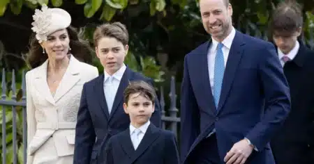 Kate Middleton et le prince William avec leurs fils George et Louis lors d'une sortie officielle