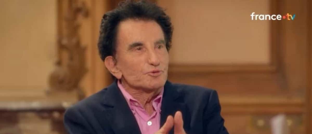 Jack Lang lors de son interview dans Complément d'enquête sur France Télévisions