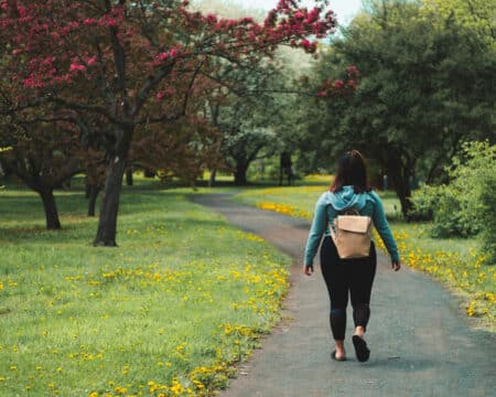 Selon une étude, la marche seule ne suffit pas : 75 % des marcheurs réguliers passent à côté d'un exercice clé