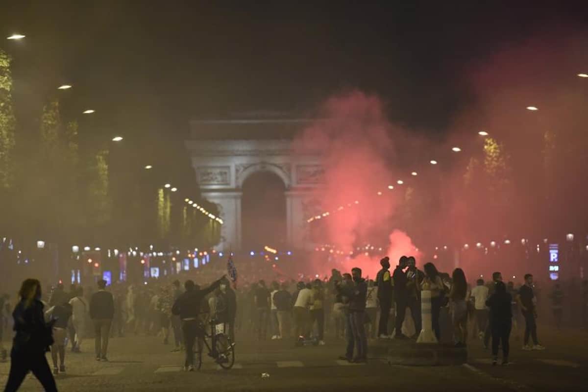 tensions presente sur les champs eloysees