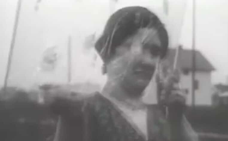 tire femme invention