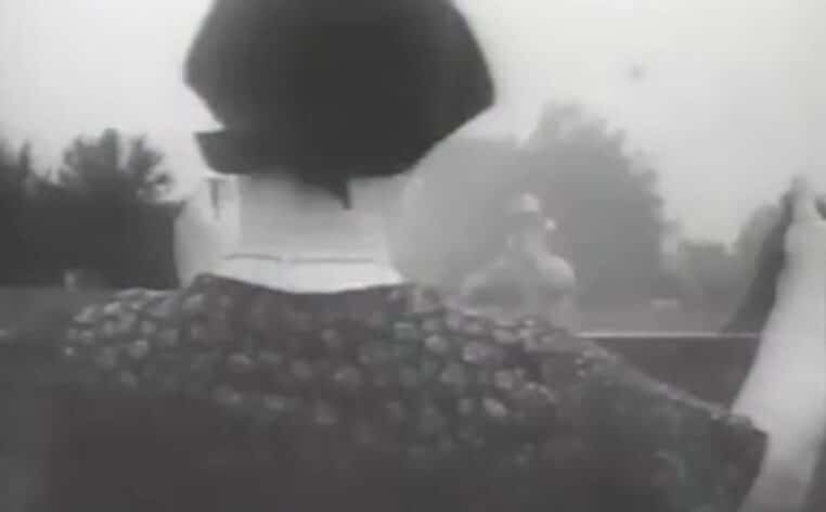 tire femme invention