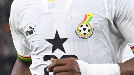Maillot blanc de la Ghana Football Association avec l'étoile noire emblématique