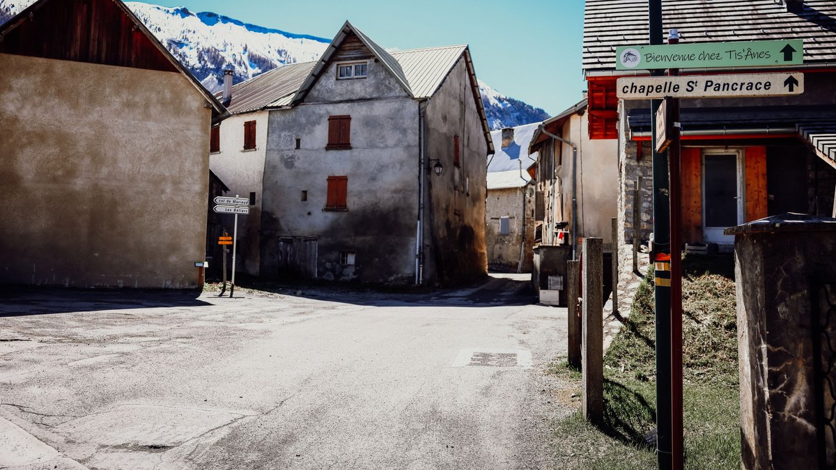 Affaire Émile : ses grands-parents « en danger » après une tentative d'incendie au Haut-Vernet