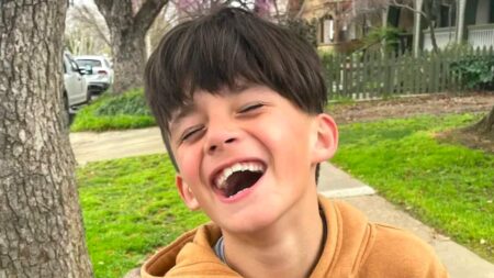 « Il avait le plus grand cœur » : un père abat son fils de 11 ans dans les toilettes d'un aéroport du Nevada