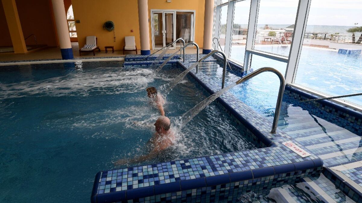 « Intelligent, débrouillard et serviable » : un garçon de 12 ans meurt aspiré par la buse d'un jacuzzi en Italie
