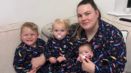 « Je ne pouvais même pas tenir mon bébé » : deux semaines après l'accouchement, Paige a fait un AVC à 26 ans