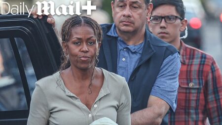 Michelle Obama apparaît très amaigrie à Beverly Hills — sans Barack, les rumeurs de séparation reprennent