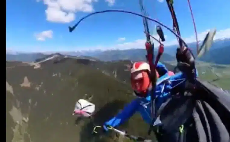 parapentiste avion