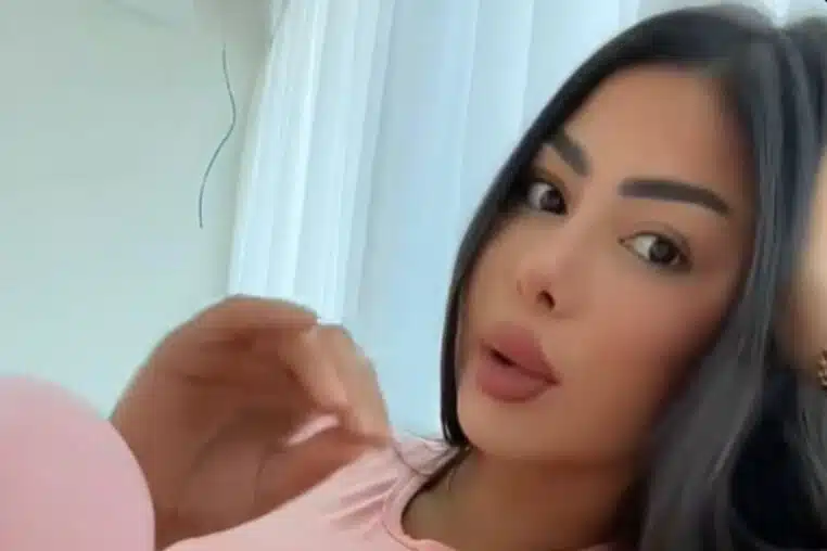 Maeva Ghennam fait une annonce qui relance le débat sur la maternité (vidéo)