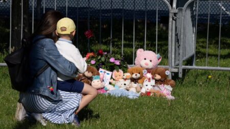 Château gonflable emporté par le vent à Montréal : une fillette de 3 ans meurt, 11 blessés
