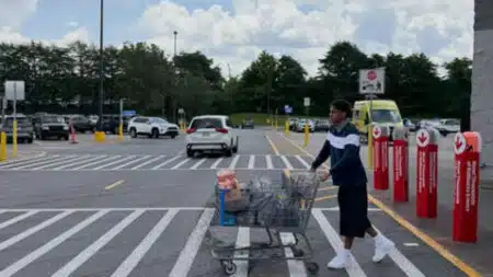 Lamine Yamal fait ses courses dans un Walmart américain sans que personne ne le reconnaisse