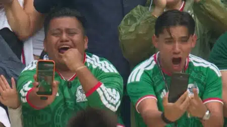 Mondial 2026 : ces deux supporters mexicains filmés en mondiovision sont devenus la risée de la planète foot