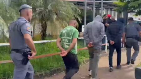 « Qui m'a laissée sauter d'un pont ? » : le dernier post d'une Brésilienne de 21 ans, lancée dans le vide sans corde