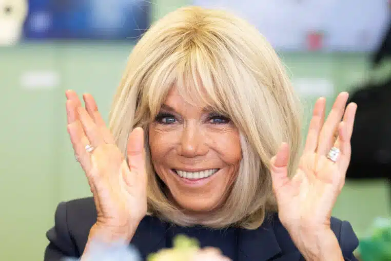 « Ça, c'est inattendu » : Brigitte Macron filmée dans un état inédit au concert de BTS