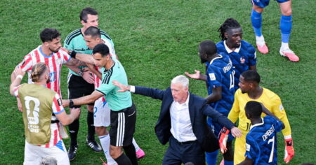 « Je m'en serais bien passé » : Deschamps évoque des insultes visées contre sa mère décédée