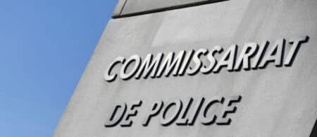 Placé en garde à vue pour violences conjugales, un septuagénaire meurt au commissariat du 20e à Paris