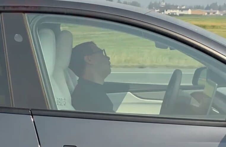 Tesla conducteur