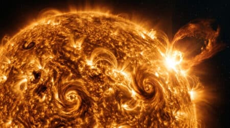 Tornade de plasma géante à la surface du Soleil