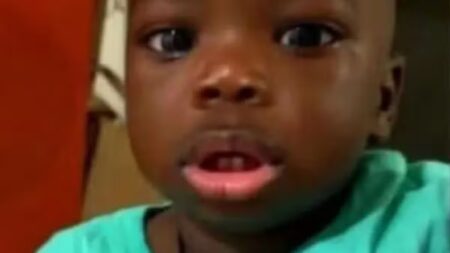 Un bébé de 1 an meurt coincé derrière un miroir à la crèche, le personnel fêtait un anniversaire