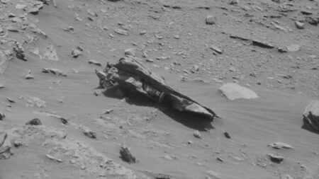 Un « missile extraterrestre » sur Mars ? Le cliché de Curiosity qui affole les ufologues