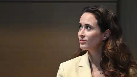 Congé pour deuil d'un ami, Pacs entre potes : la députée Clémence Guetté veut réécrire la loi