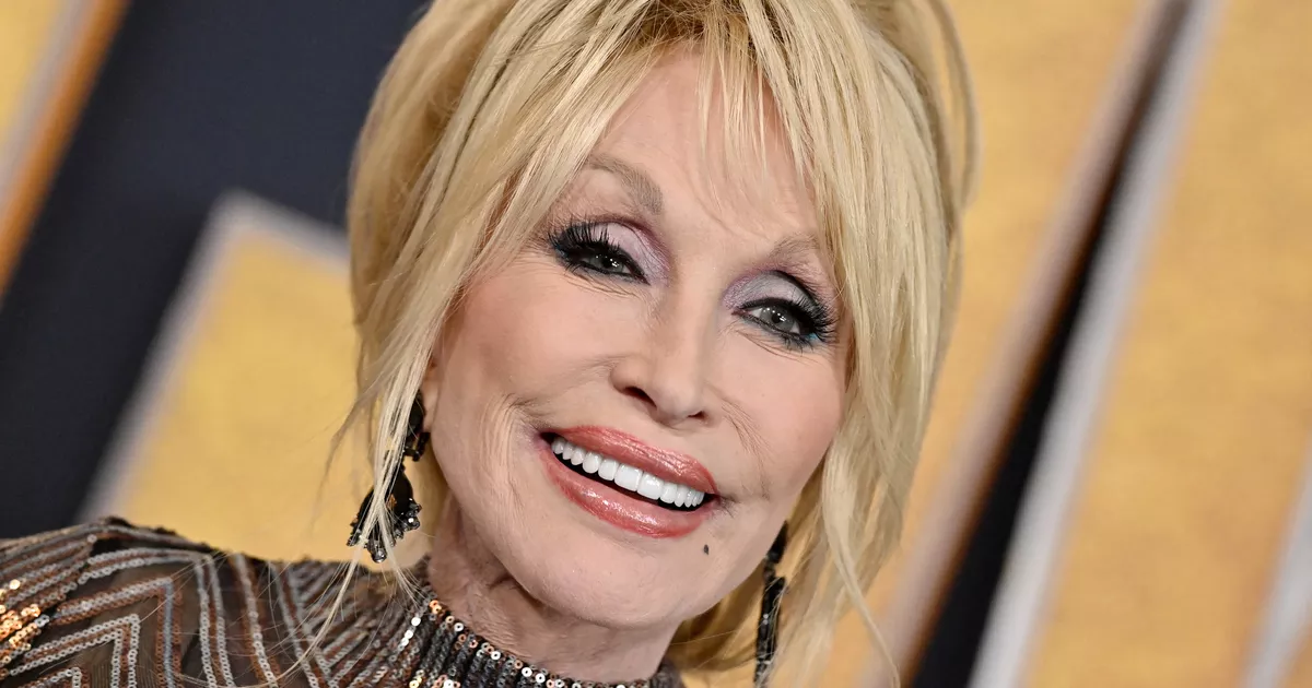 « Je ne veux pas être vénérée » : Dolly Parton s'en est allée à 80 ans, laissant un vide immense
