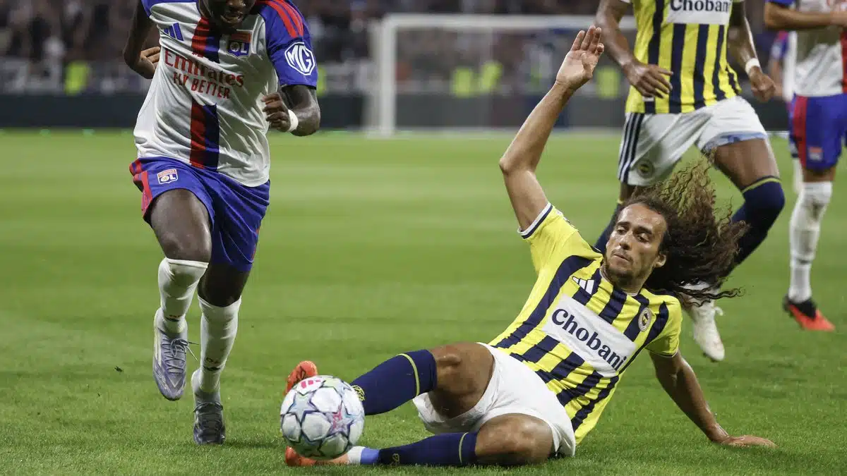 « La honte » : Guendouzi fait un doigt d'honneur au public de Lyon en Ligue des champions