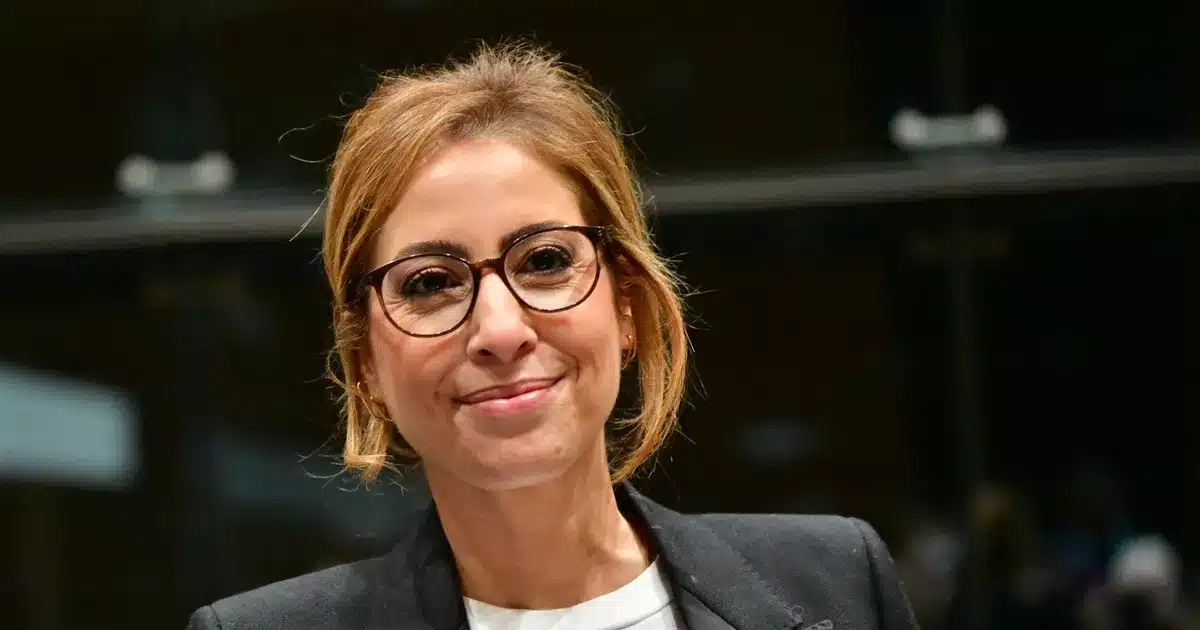 Léa Salamé quitte le 20 Heures de France 2 : la vraie raison derrière son retrait dès le 24 août
