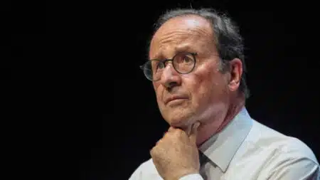 « Lui président » : François Hollande prépare-t-il en coulisses son retour pour 2027 ?
