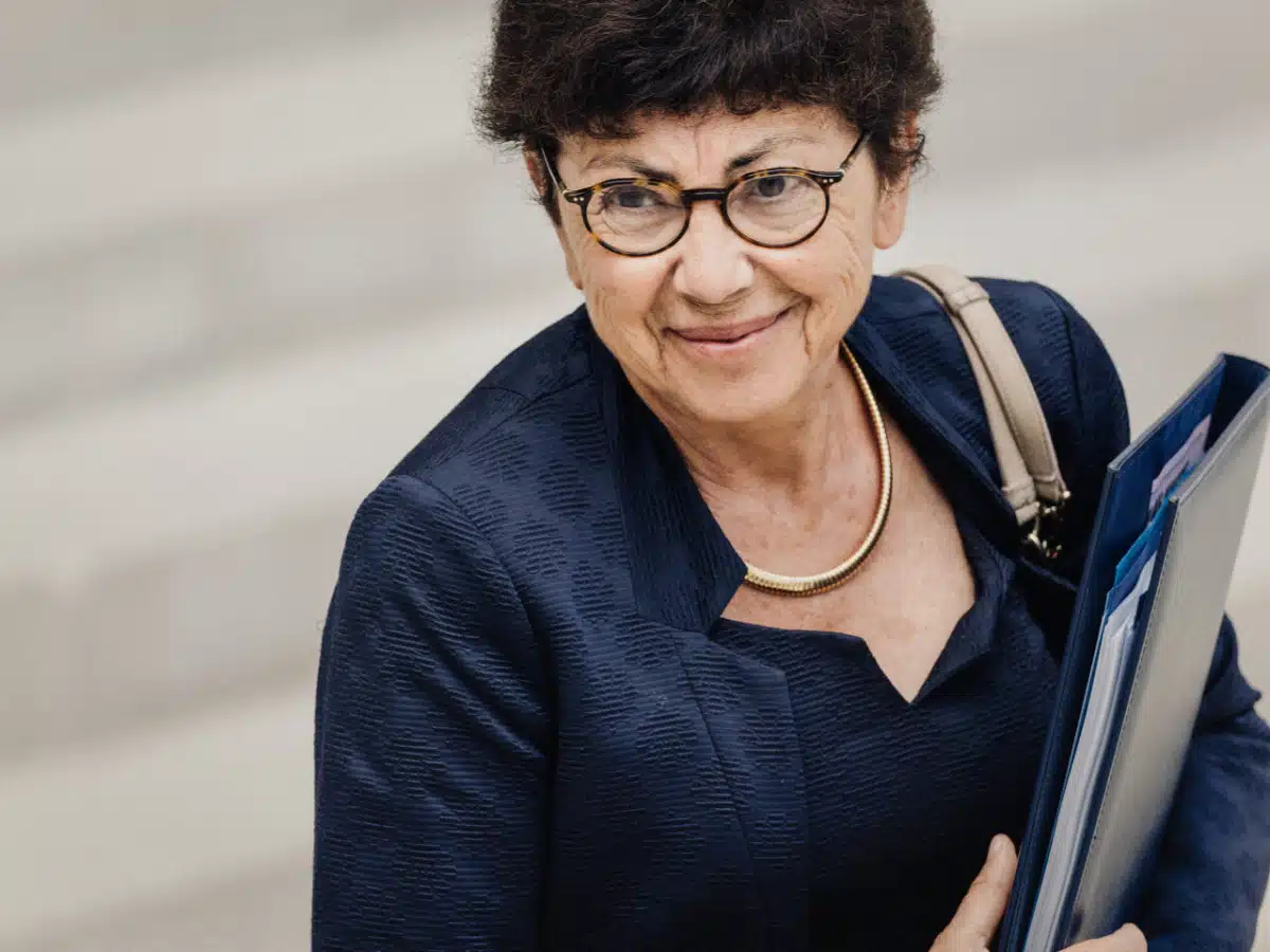 Monique Barbut veut piocher dans l'épargne des Français pour financer le climat