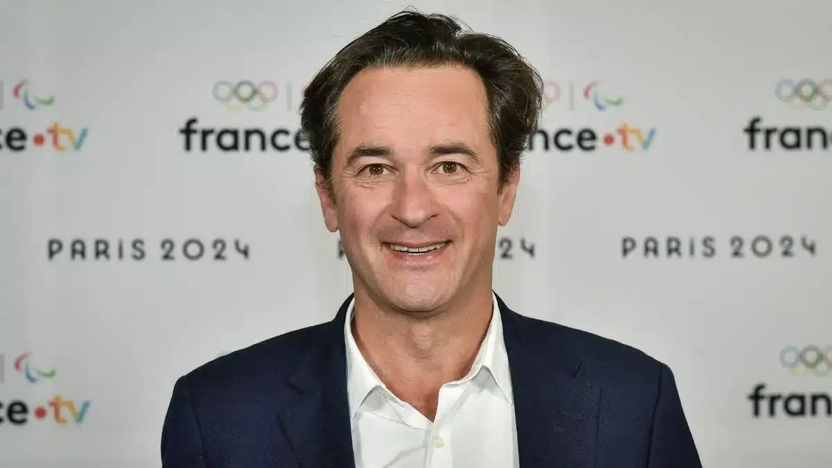 Nathanaël de Rincquesen licencié après trente ans à France Télévisions : ce qui s'est vraiment joué en coulisses