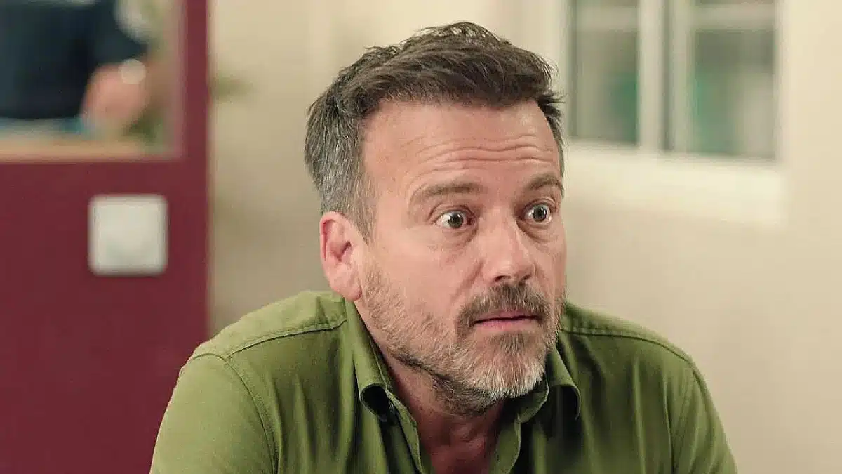 Plus belle la vie du 25 août : Mathis fauché par un scooter, Patrick et Babeth démasquent la taupe