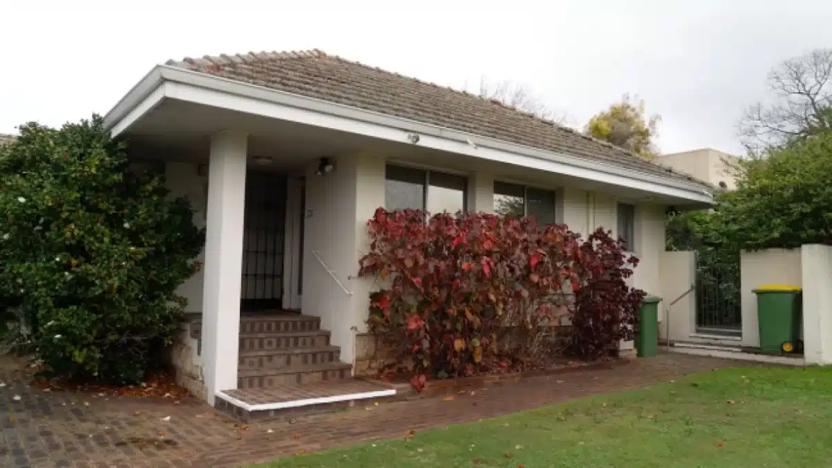 Elle vend sa maison de 1956 achetée 2 500 euros… 800 fois plus cher, à 102 ans