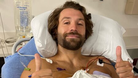 «Je pensais juste être constipé» : à 29 ans, Josh ignorait que son cancer couvait depuis ses 10 ans