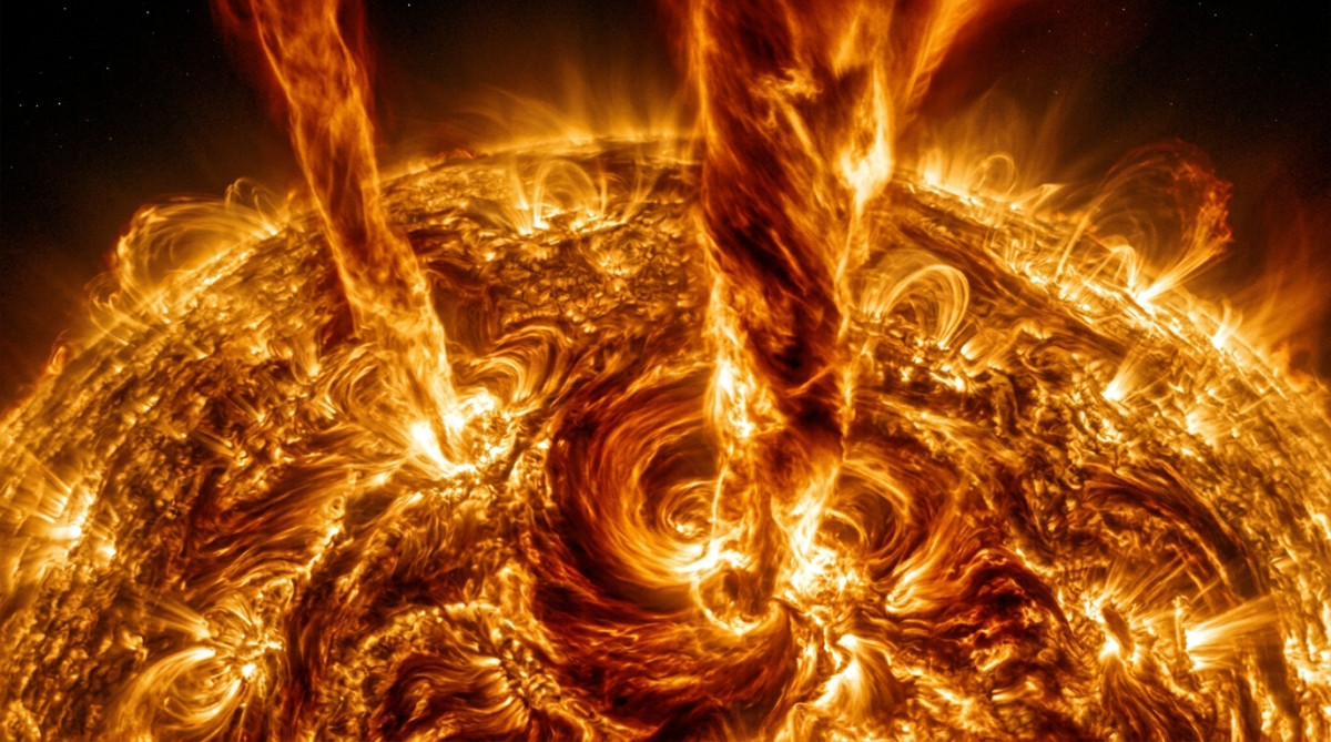 Tornade de plasma géante à la surface du Soleil
