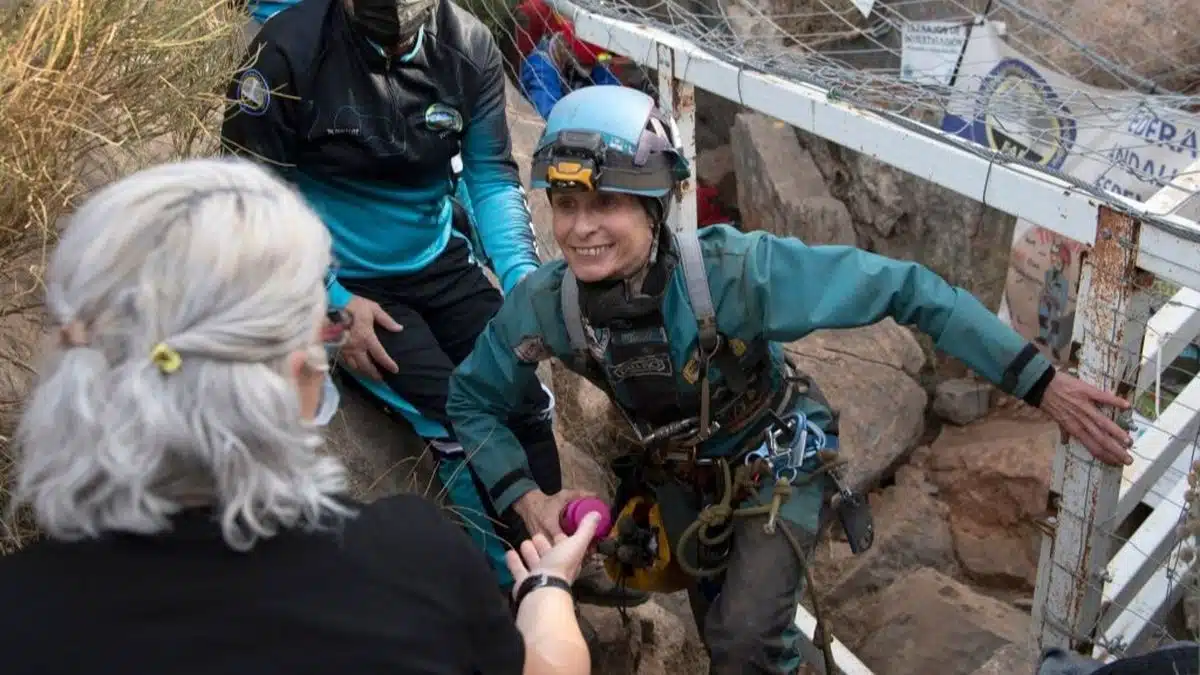 500 jours seule dans une grotte : elle pensait n'en avoir passé que 170, et son cerveau inventait des sons
