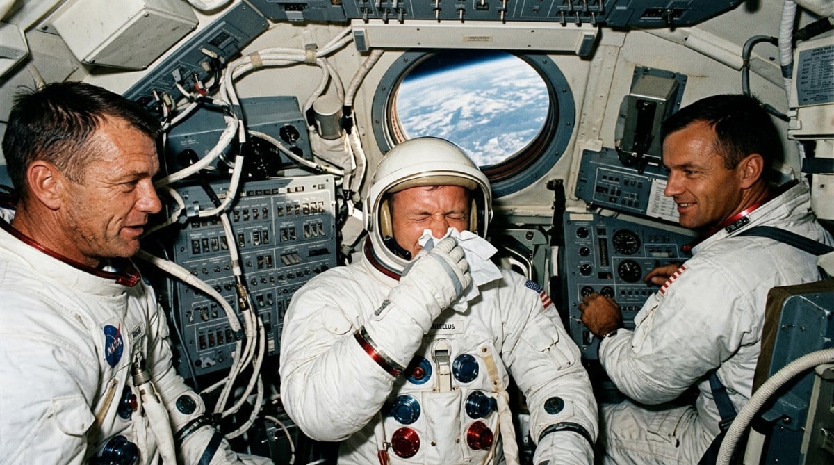Astronautes enrhumés dans la capsule Apollo 7