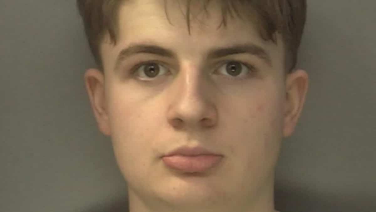 Bâches en plastique, tablier, visière… : un étudiant en médecine légale reconnaît avoir copié « Dexter » pour tuer