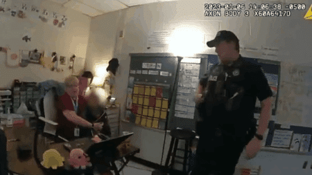 Blessée par balle en classe par un élève : ce qu'il a lancé aux policiers, filmé par une bodycam