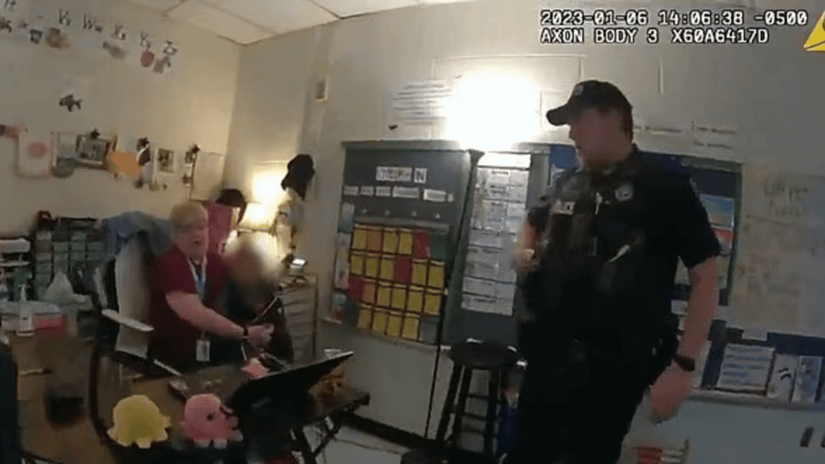 Blessée par balle en classe par un élève : ce qu'il a lancé aux policiers, filmé par une bodycam