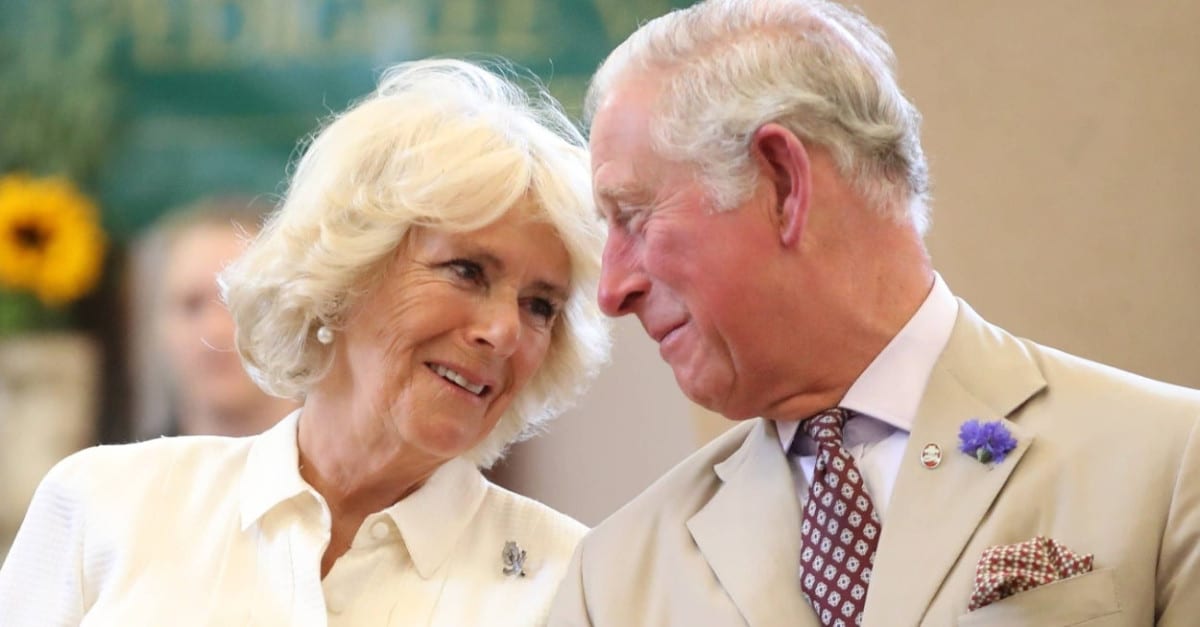 Camilla dévoile l'habitude nocturne « rebutante » de Charles III : l'indice mène vers les livres