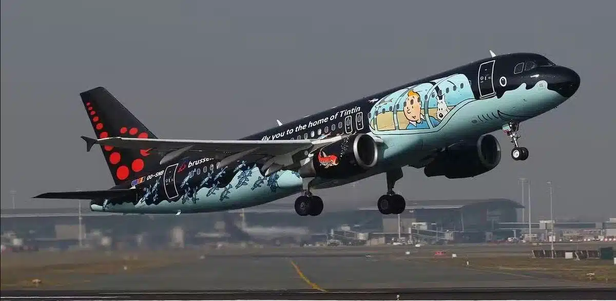 Poissons sur le fuselage, album en cabine… cet A320 de Toulouse a tout du sous-marin de Tournesol